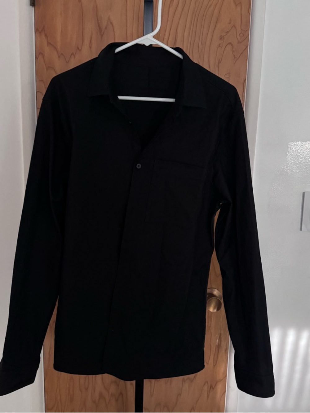 Lululemon Men's Black Long-Sleeve Dress Shirt - Modern Button-Up